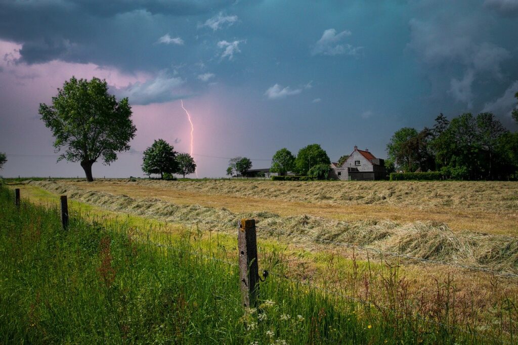 landscape, lightning, thunderstorm-7102517.jpg