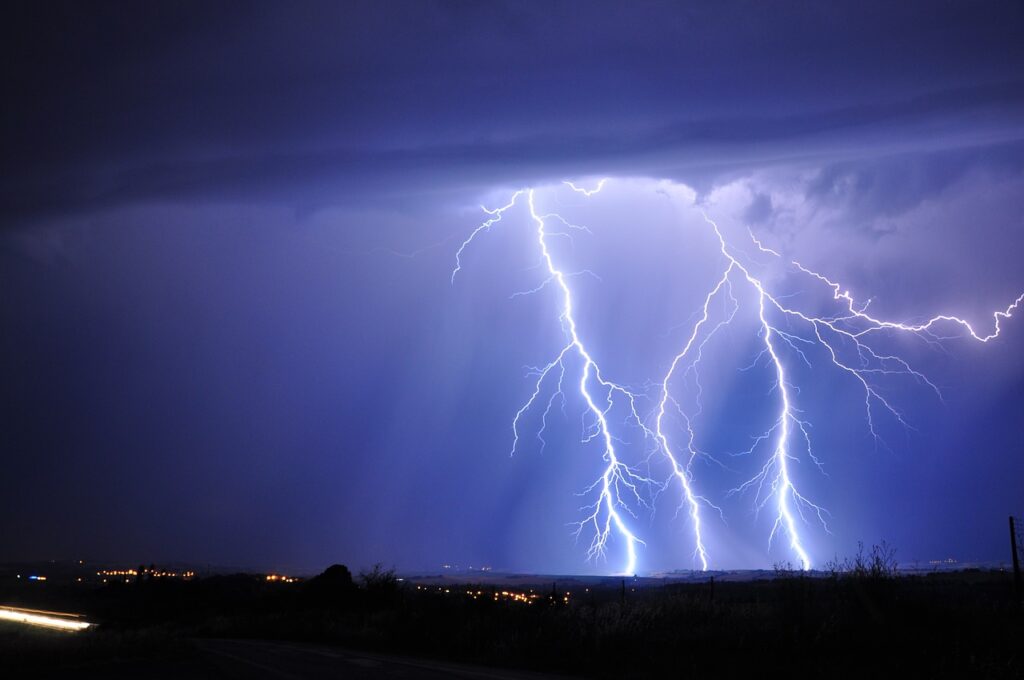 lightning, sky, nature-3020873.jpg